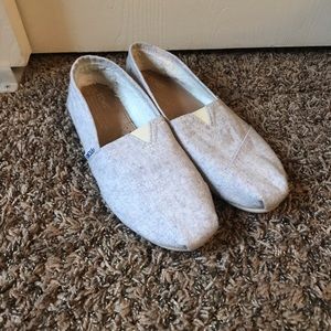 Grey fleece lined Toms shoes